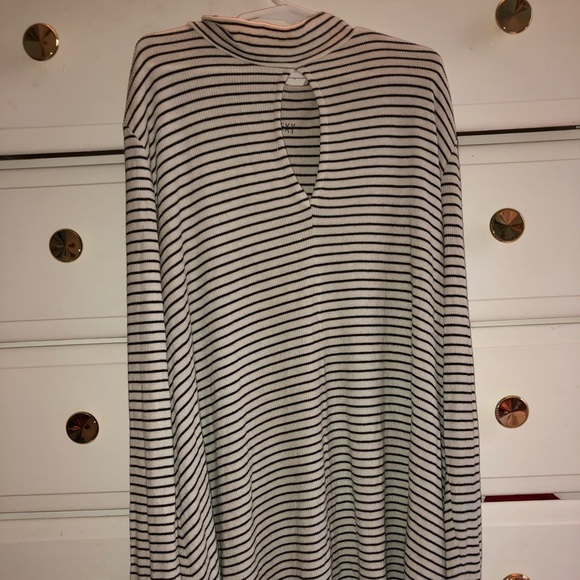 American Eagle Striped Keyhole Long Sleeve Top - Picture 4 of 4